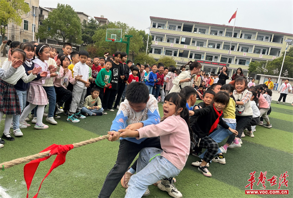 塘村鎮中心學校：“繩”采飛揚 快樂成長