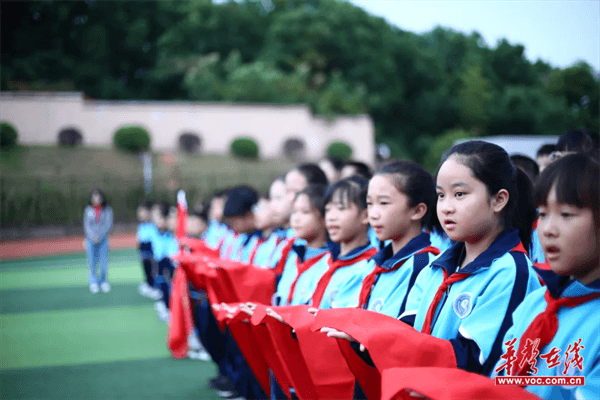 青雅丽发学校：红领巾爱祖国 争做新时代好队员