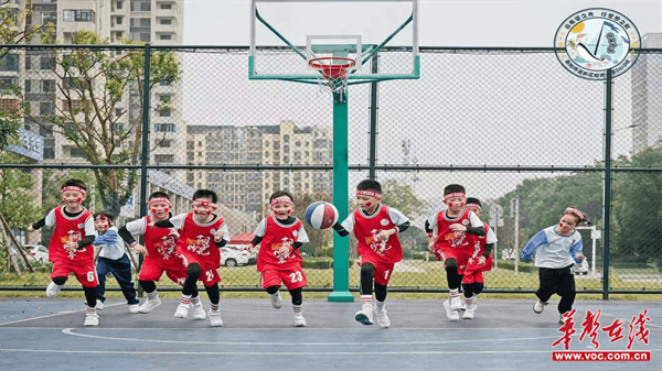 阳光小学第一届校园篮球班级联赛圆满落幕