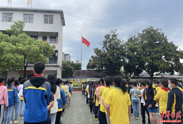 怀化市城东小学预防溺水从你我做起